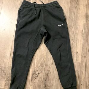 Nike jogging pants men’s small.